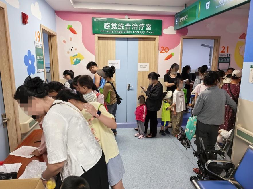 科学关注成长 守护孩子未来——玉林市红十字会医院儿童生长发育义诊活动圆满举行