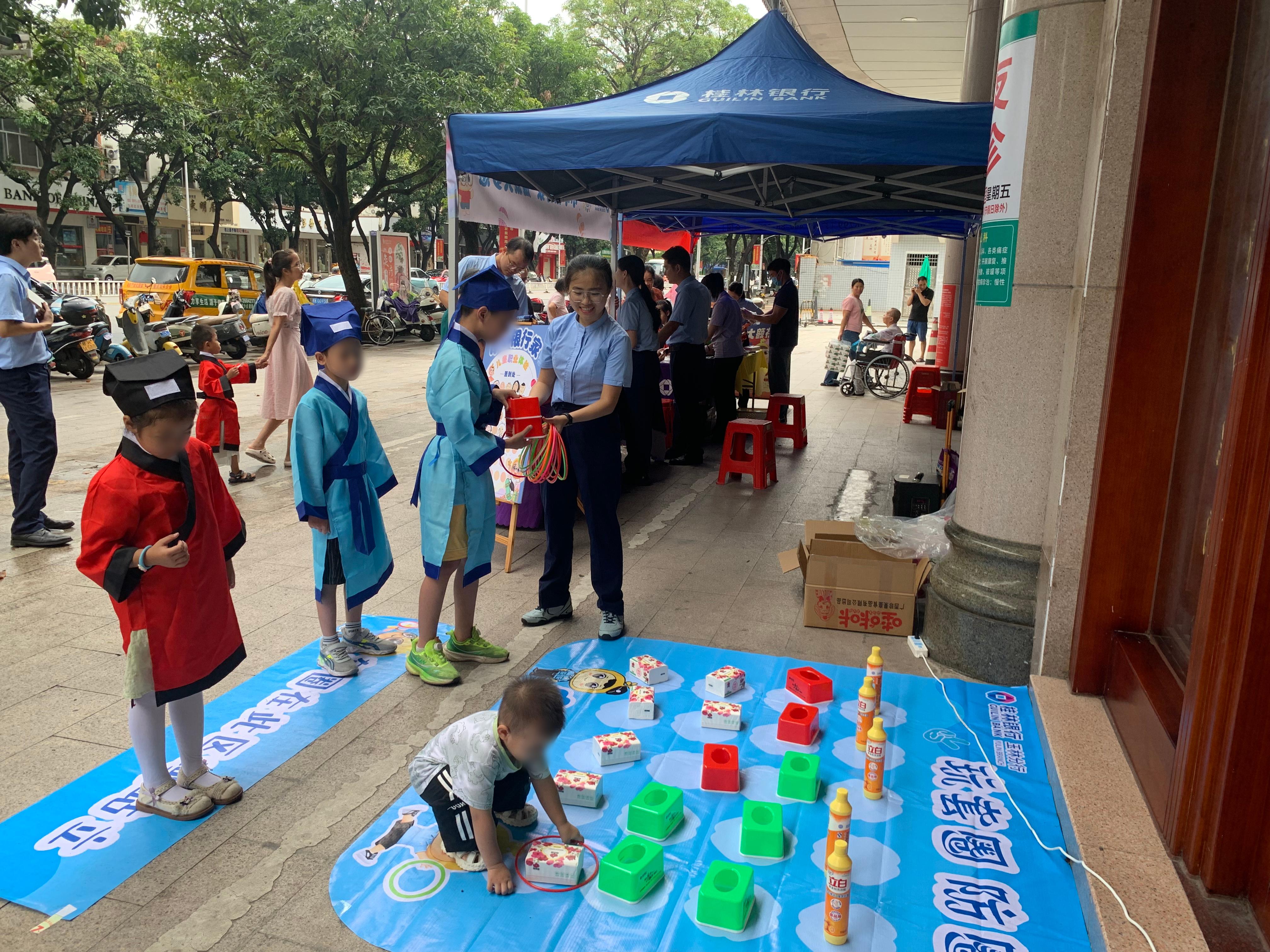 端午药香润童心——玉林市红十字会医院东岳社区卫生服务中心举办端午国风亲子研学活动