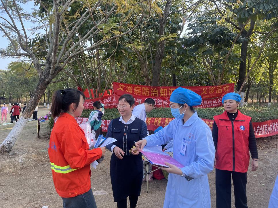 筑牢健康防线 传递科普温度——玉林市红十字会医院传染病护理团队开展健康科普活动