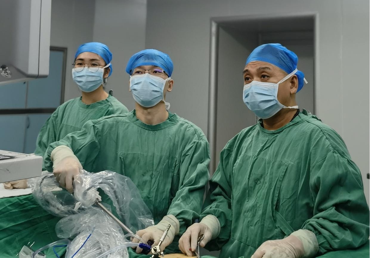 同心协作克难关 精准配合护安康——玉林市红十字会医院多学科高效协同完成复杂泌尿系肿瘤联合手术