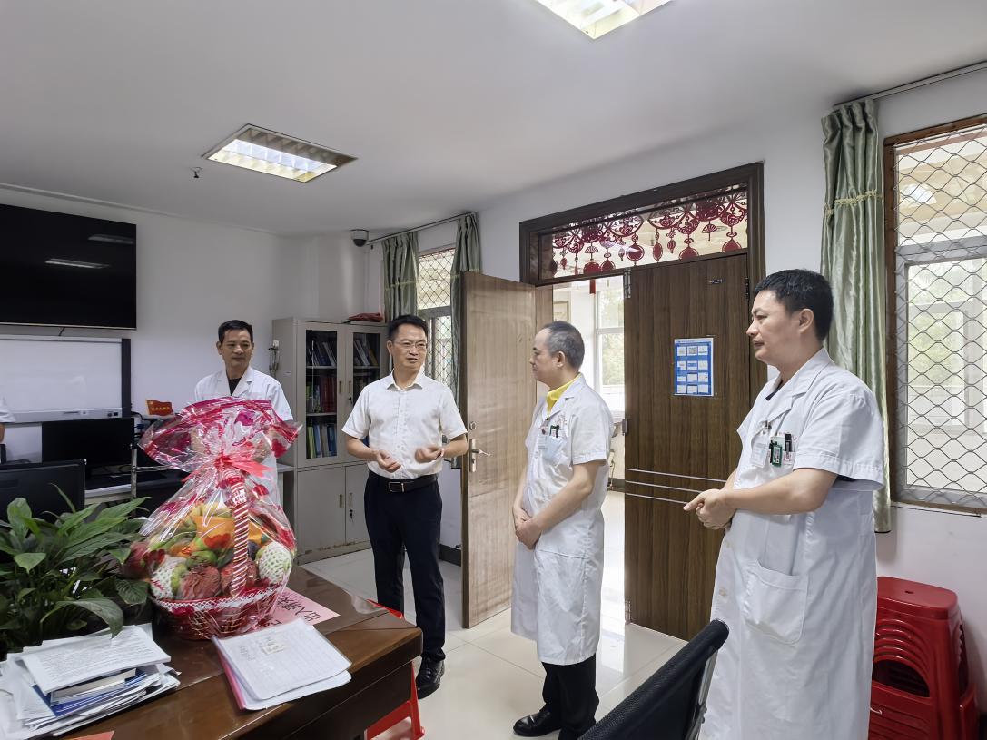 德馨于行 技精于勤  玉林市红十字会医院开展2025年中国医师节系列活动