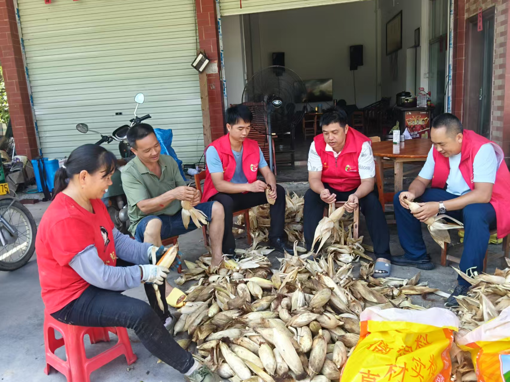 爱心采购助增收 真情帮扶促振兴——玉林市红十字会医院以消费帮扶实际行动助力乡村振兴